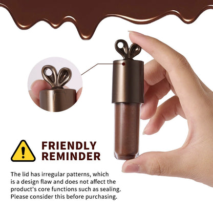 Long-lasting chocolate-colored mirror-finish lip glaze