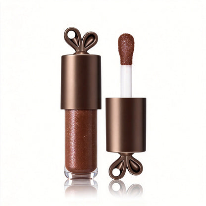 Long-lasting chocolate-colored mirror-finish lip glaze